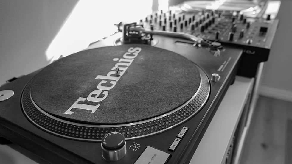 Technics 1210s (Track 15)