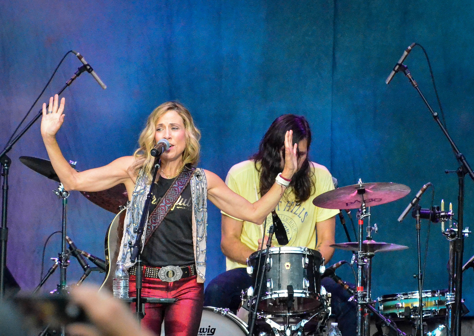 Sheryl Crow (44)
