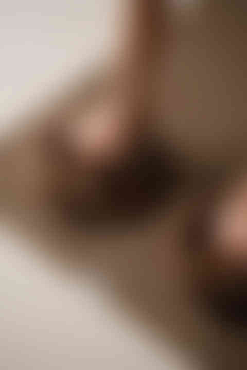 Push-Up Bars aus Massivholz auf Trainingsmatte