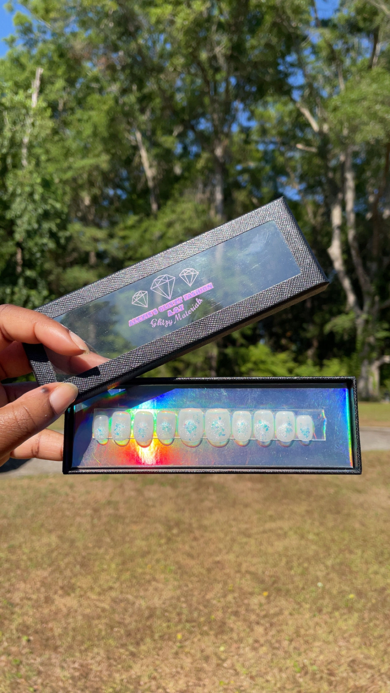 Short White/ Blue Holographic Press on nails