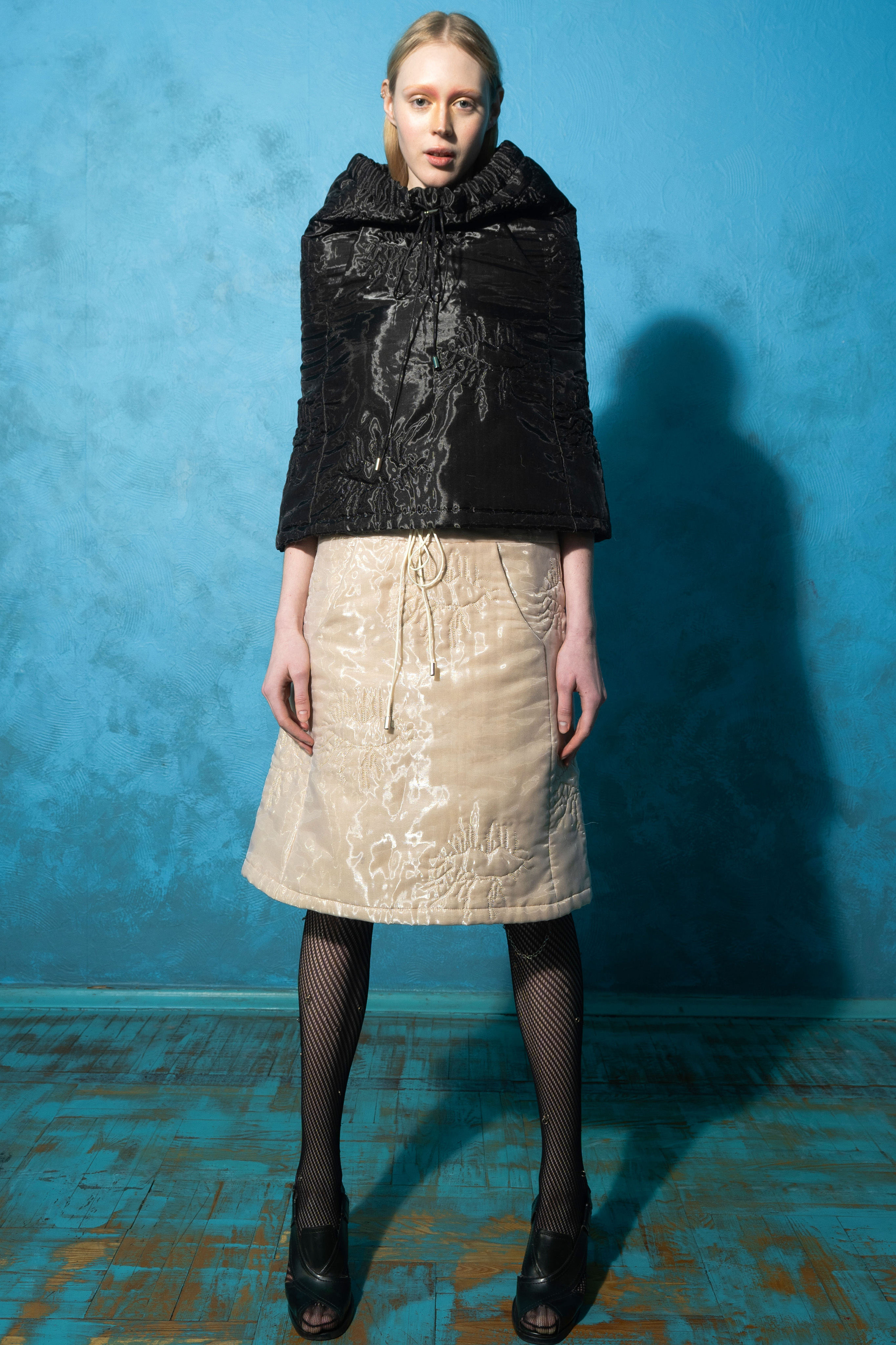 BEIGE "LIPS" TRAPEZE SKIRT