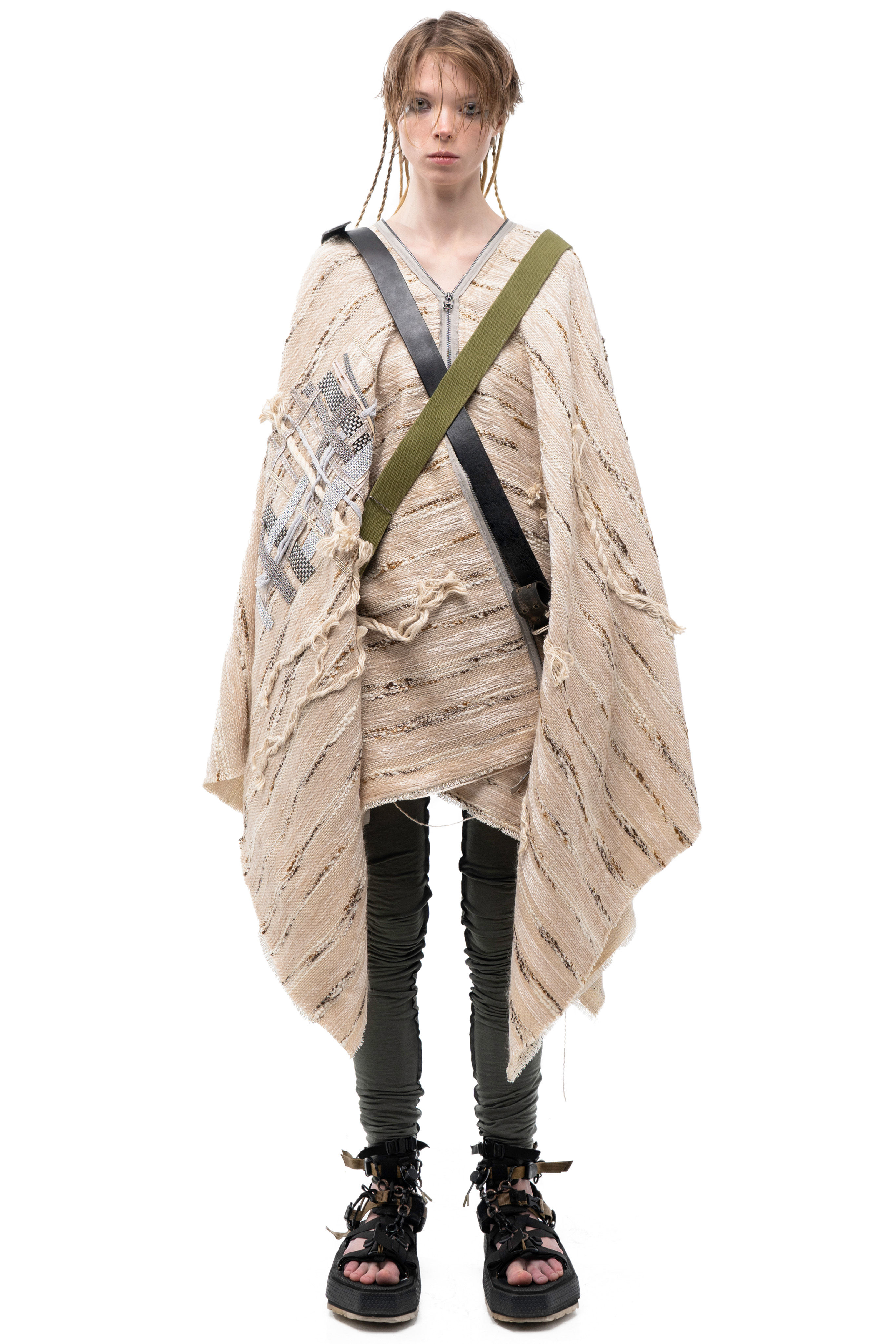 LIGHT ARTISANAL TRANSFORMABLE CAPE