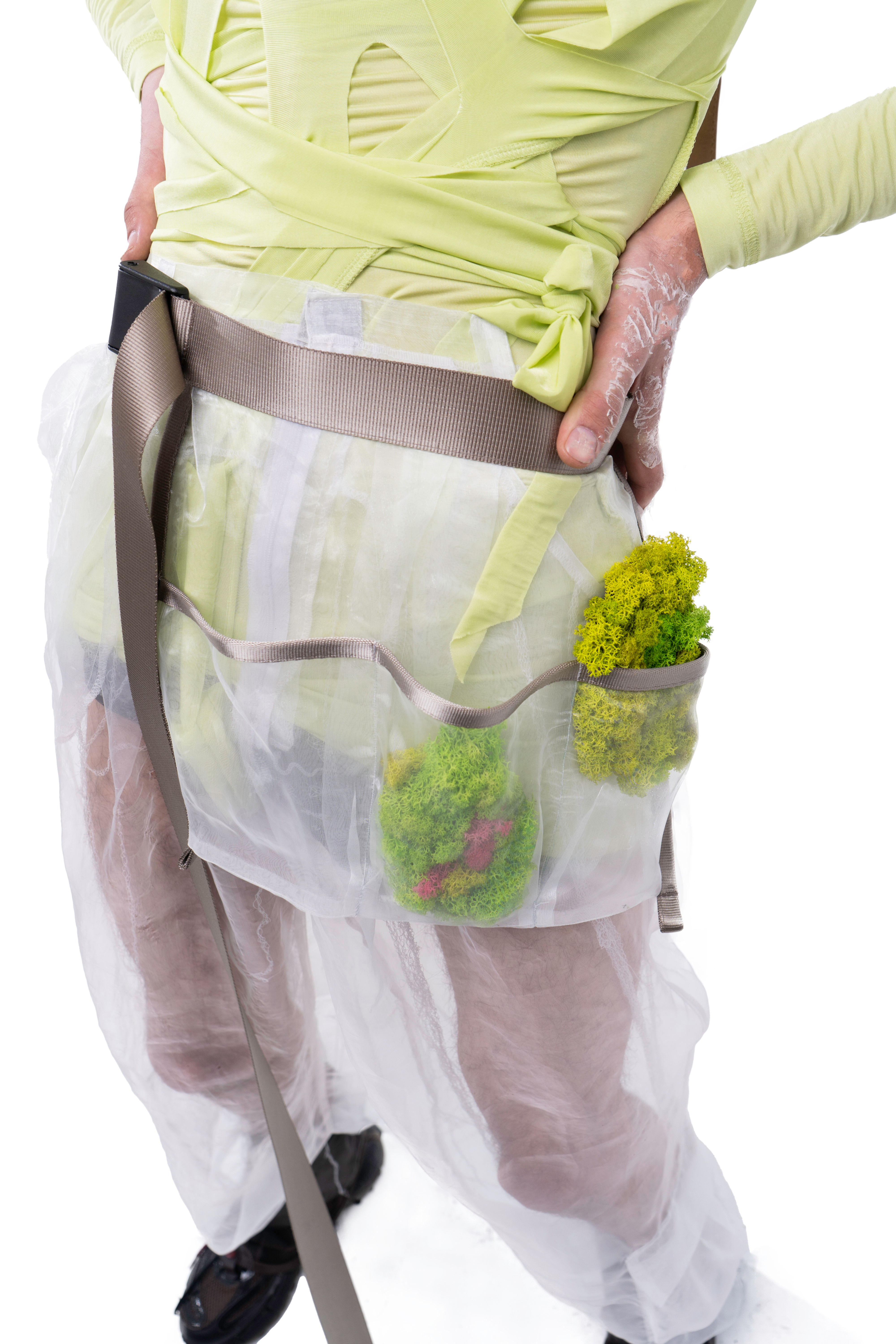 ROOTED WHITE WAIST BAG