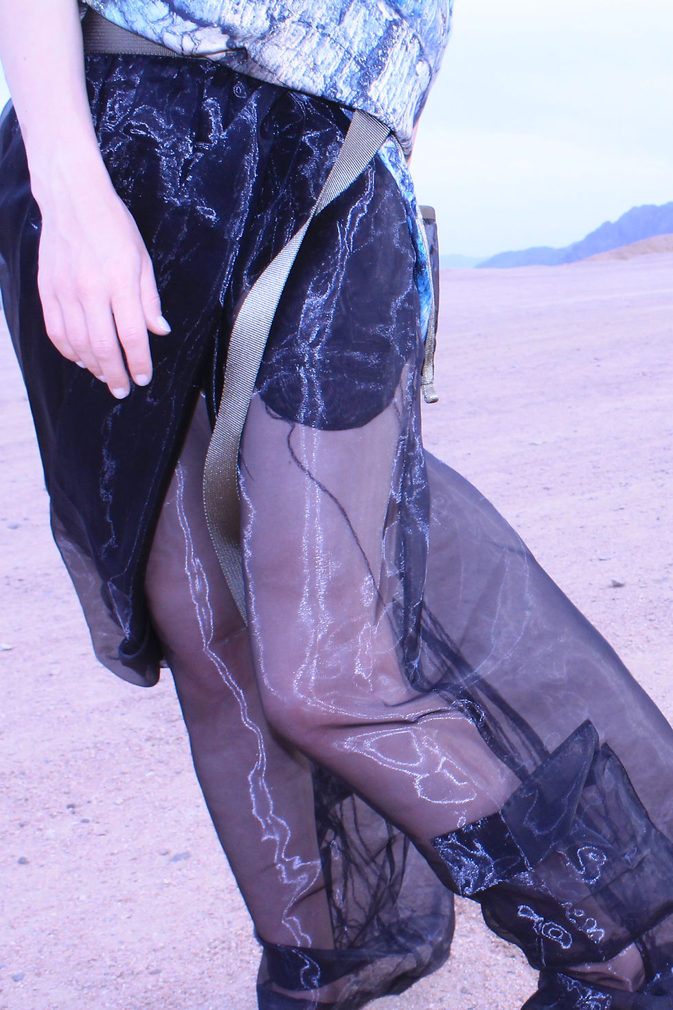 Thumbnail: ORGANZA ROOTED BLACK HALF SKIRT WAIST BAG