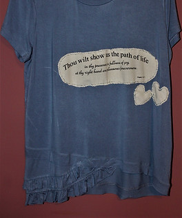 Thou shalt show, Hrts Blue Sz  M  B.JPG