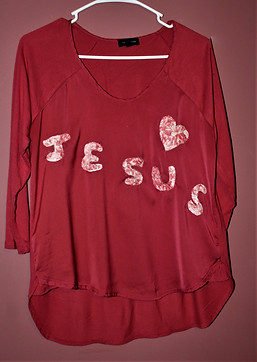 Jesus on red  sz S   a.JPG