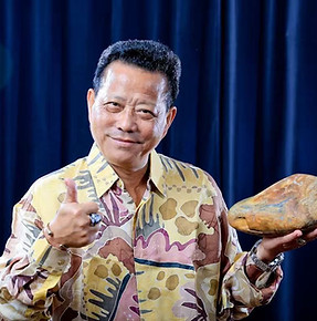 东方神 Zhu Qin Fei.jpg