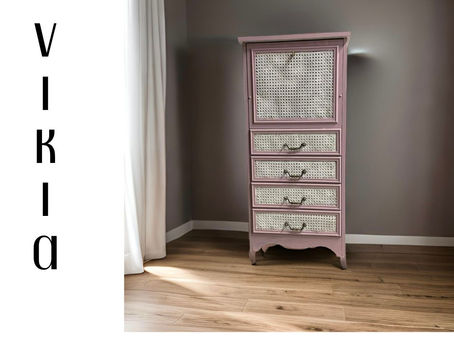 Un Relooking de Meuble Inspirant : Le Projet Cannage et Peinture Rose de Clémentine