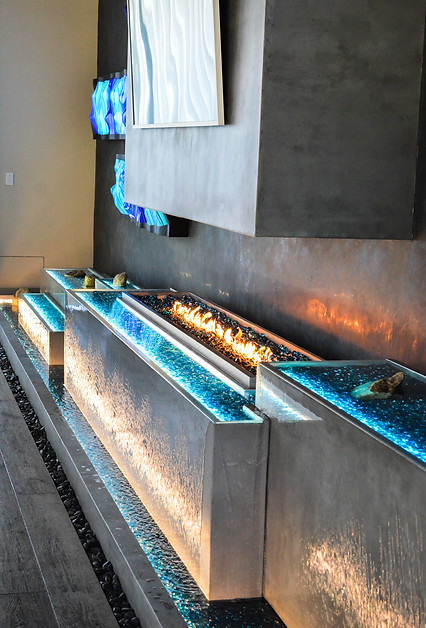 Campana, fogatero y fuente de concreto