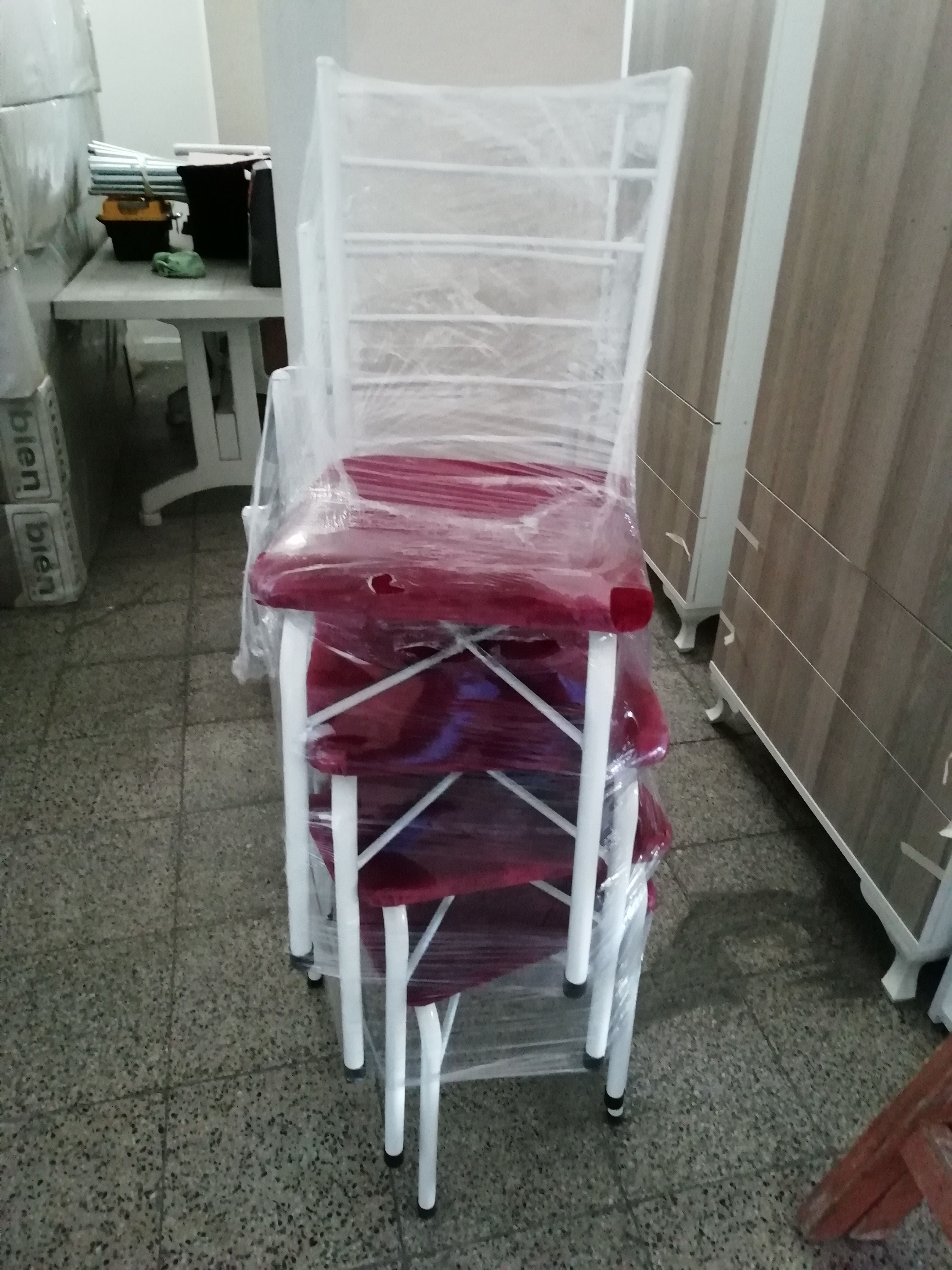 4 LÜ SANDALYE TAKIMI