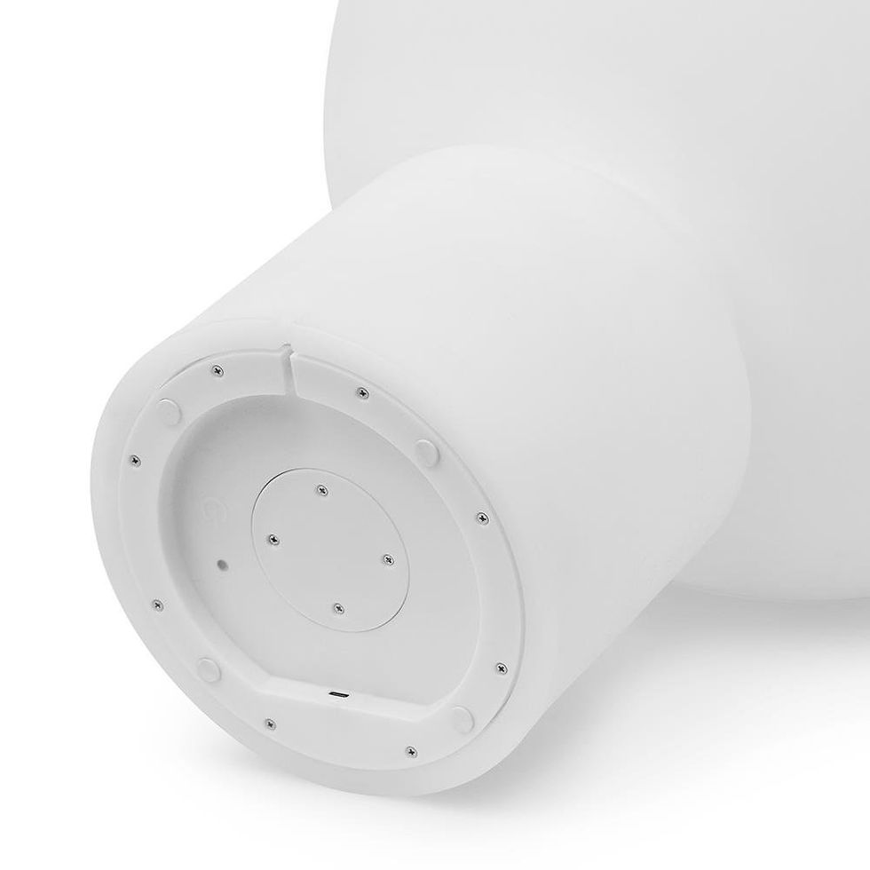 Yo Lamp, lampe portable robuste avec lumière chaude, trois niveaux d’intensité et batterie longue durée