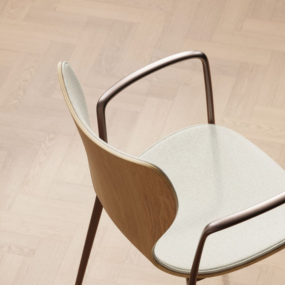 Chaise Gorka 30th Akaba, bois chêne ou noyer, design élégant et empilable, idéale pour collectivités et espaces polyvalents.