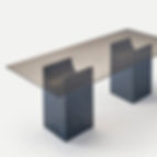 Bureau Vestige, design contemporain avec pied inspiré de l’architecture antique et plateau en verre trempé