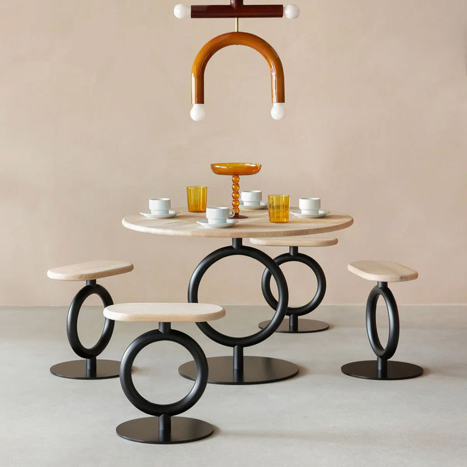 Tabouret Totem au design élégant et stable