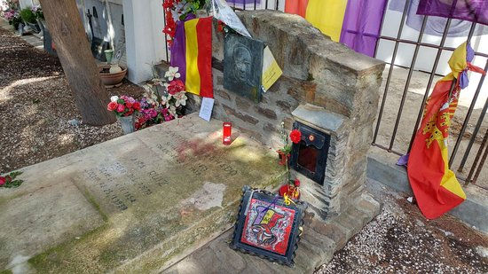 La tombe d 'Antonio Machado au cimeyière de Collioure