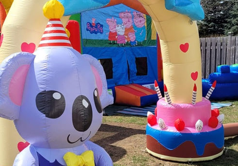 Koala-themed "Happy Birthday" arch