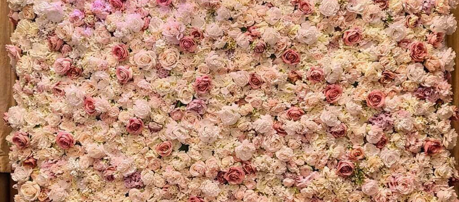 Beautiful flower wall used in real weddings, perfect for photos, ceremonies, and unforgettable moments.