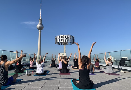 Office Yoga, Online Live Yogakurse, Yoga im Grünen, Yogaklasse Berlin-Schöneberg