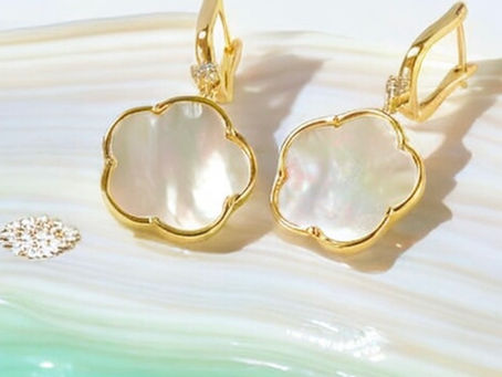 The Power of Philanthropic Jewelry: Why Auction Jewelry Boosts Fundraising Events