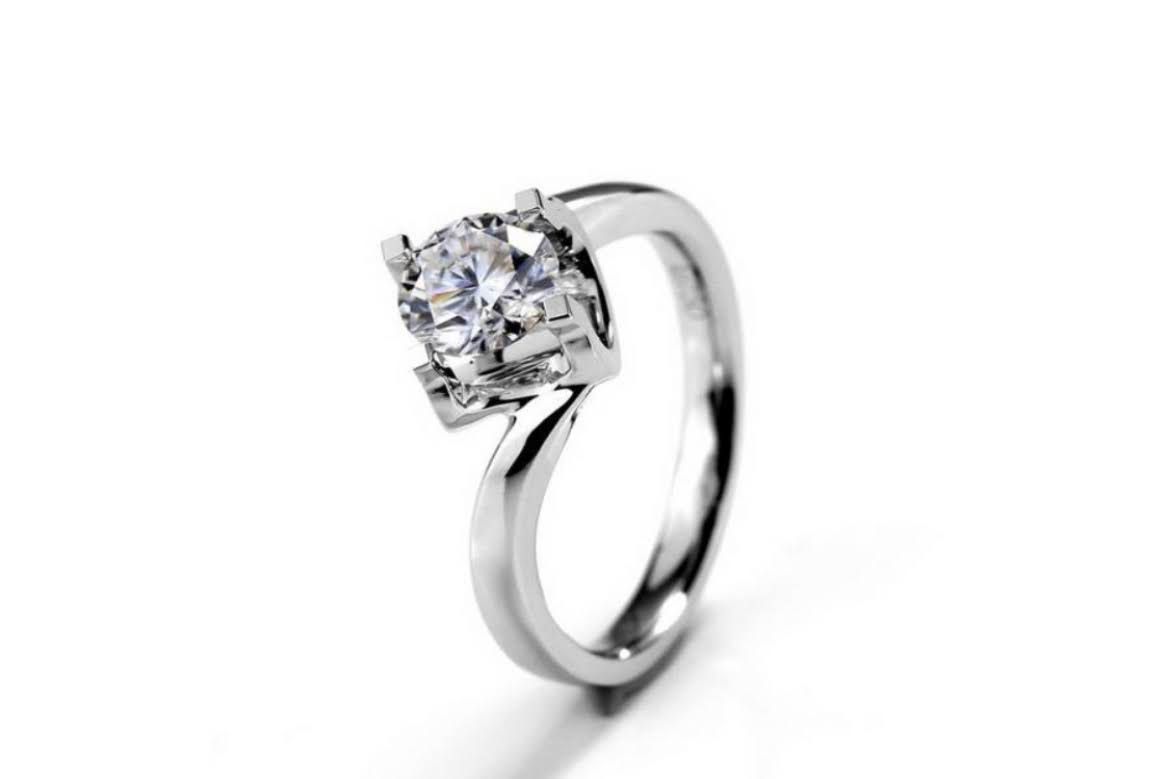 MR29 -1 Carat Round Cut Horn Setting Moissanite Ring-1卡圓形莫桑石牛角牛角牛角戒指