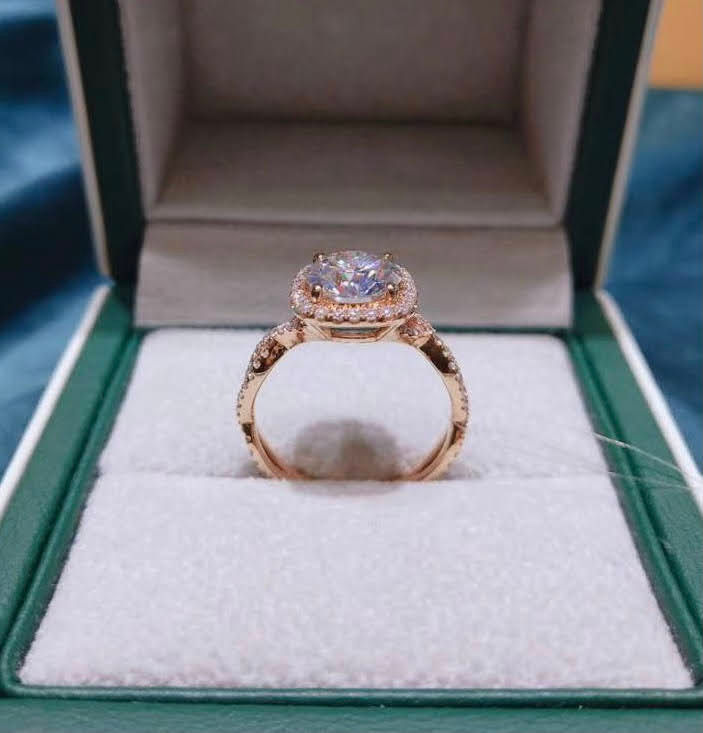 MR13 - 2 Carat Round Cut Moissanite Ring - 2卡圓形莫桑石戒指