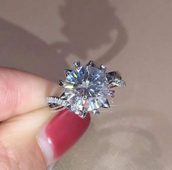 MR120 - 5 Carat Round Cut Moissanite Snowflakes Ring - 5卡圓形卡莫桑石雪花戒指