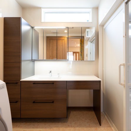 鈴鹿市　K邸洗面所