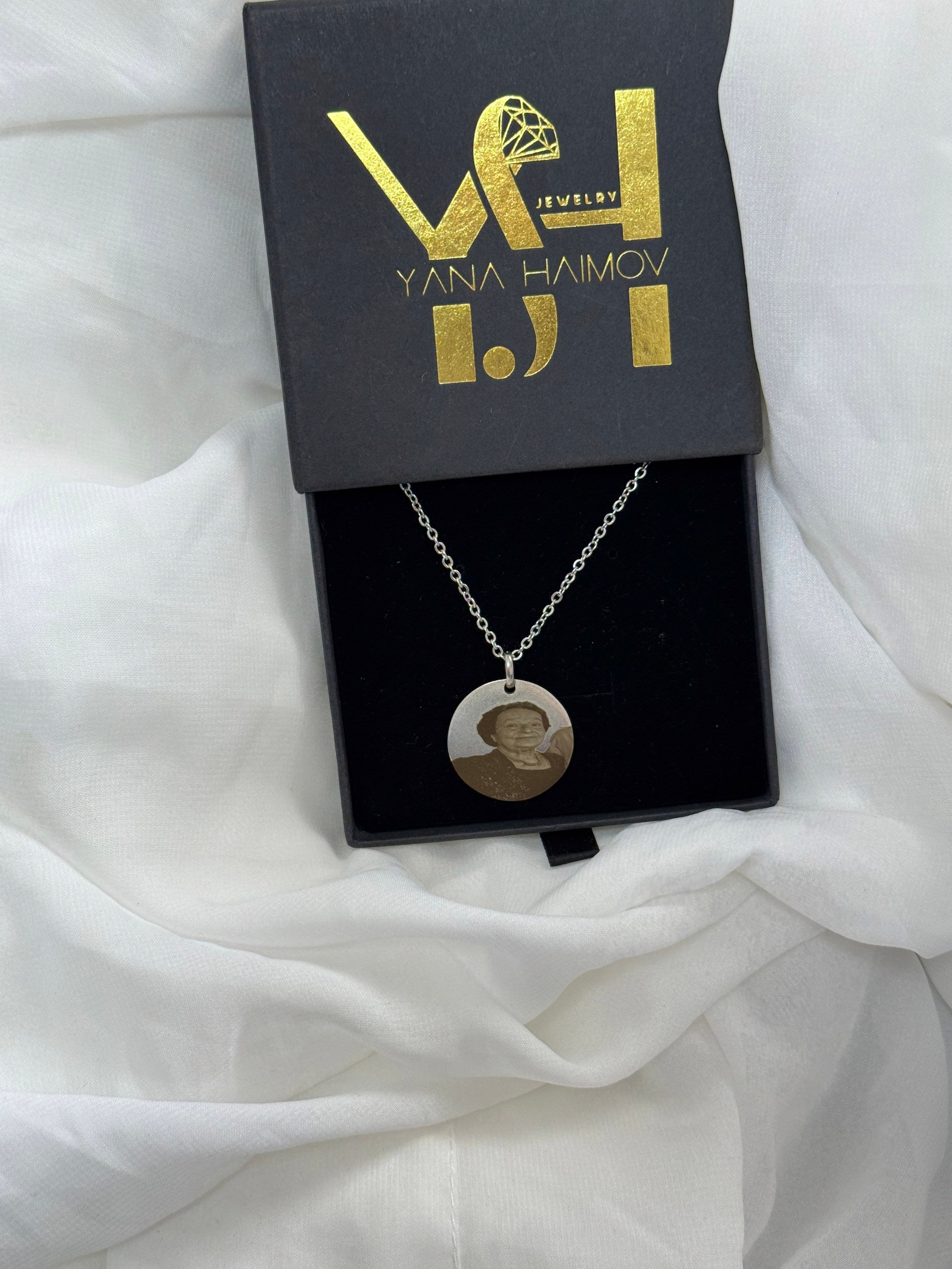 שרשרת מטבע עם חריטת תמונה בלייזר