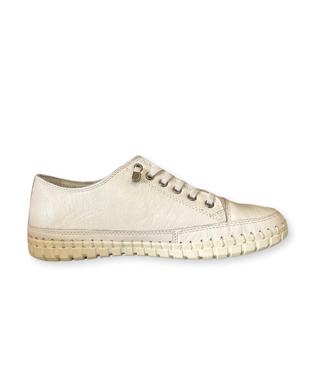 Cabello Chase - White