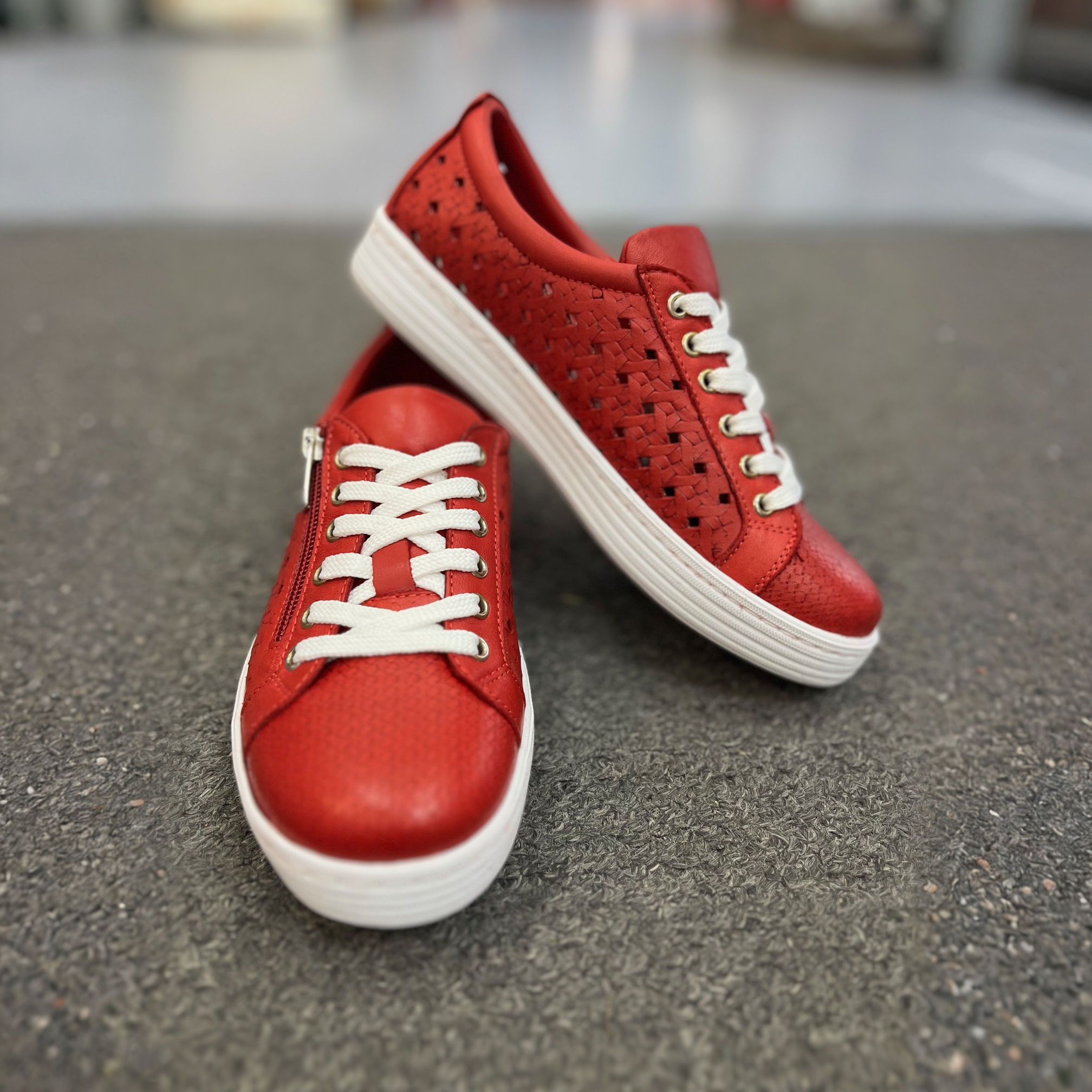 Cabello United - Red