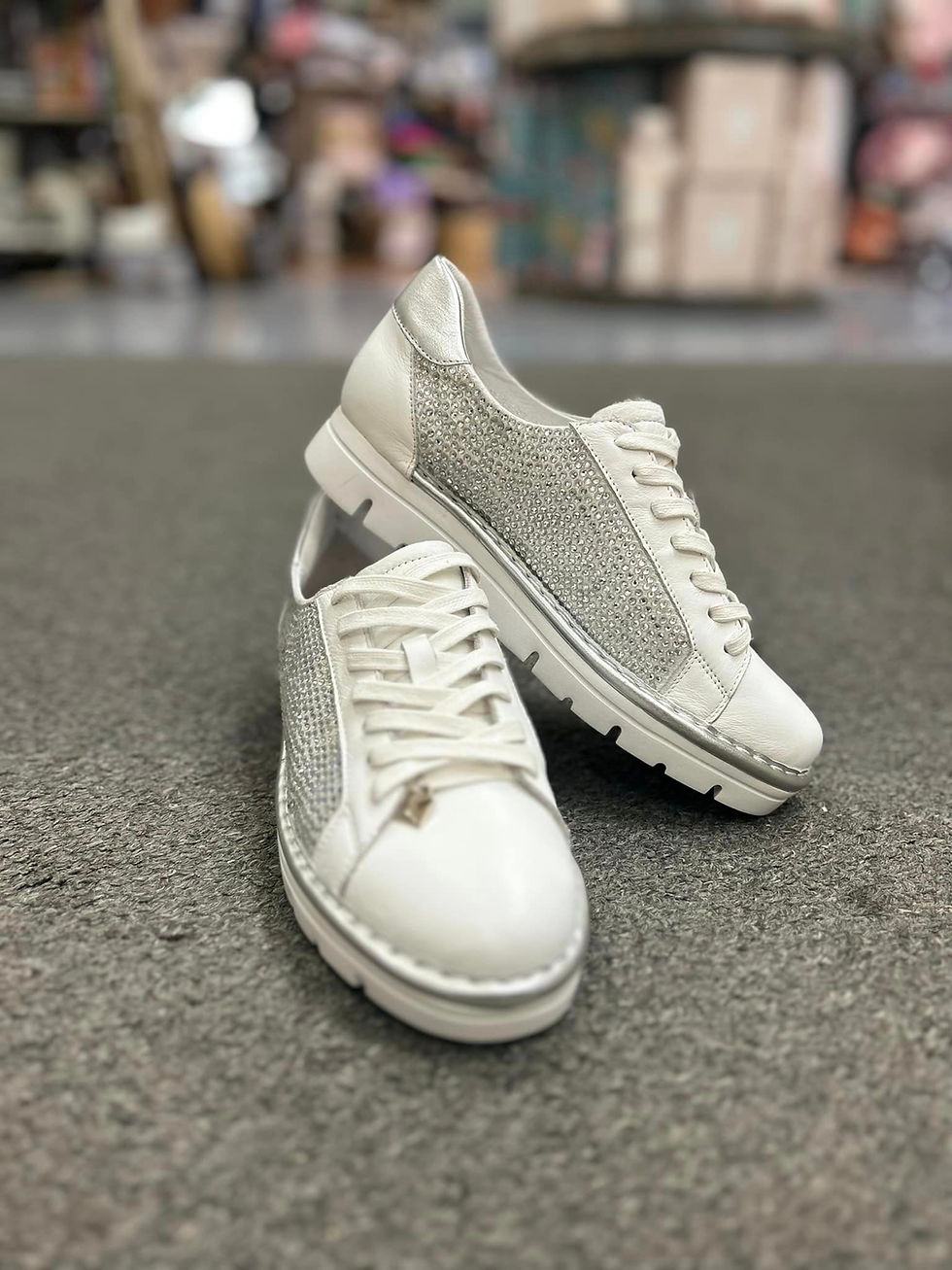 Elford Sneaker - White & Silver