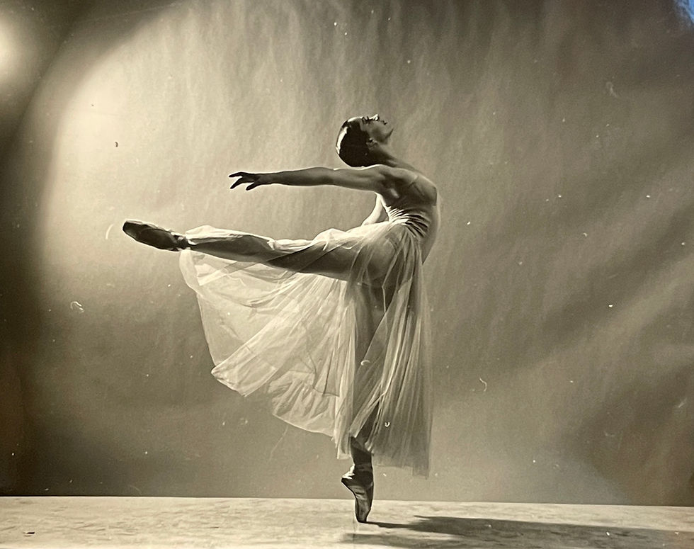Jillana in Serenade. Photo by Martha Swope, 1959