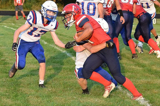 SPENCER/COLUMBUS FOOTBALL USES BIG PLAYS TO KNOCK OFF GLENWOOD CITY IN SPENCER/COLUMBUS FOOTBALL USES BIG PLAYS TO KNOCK OFF GLENWOOD CITY IN