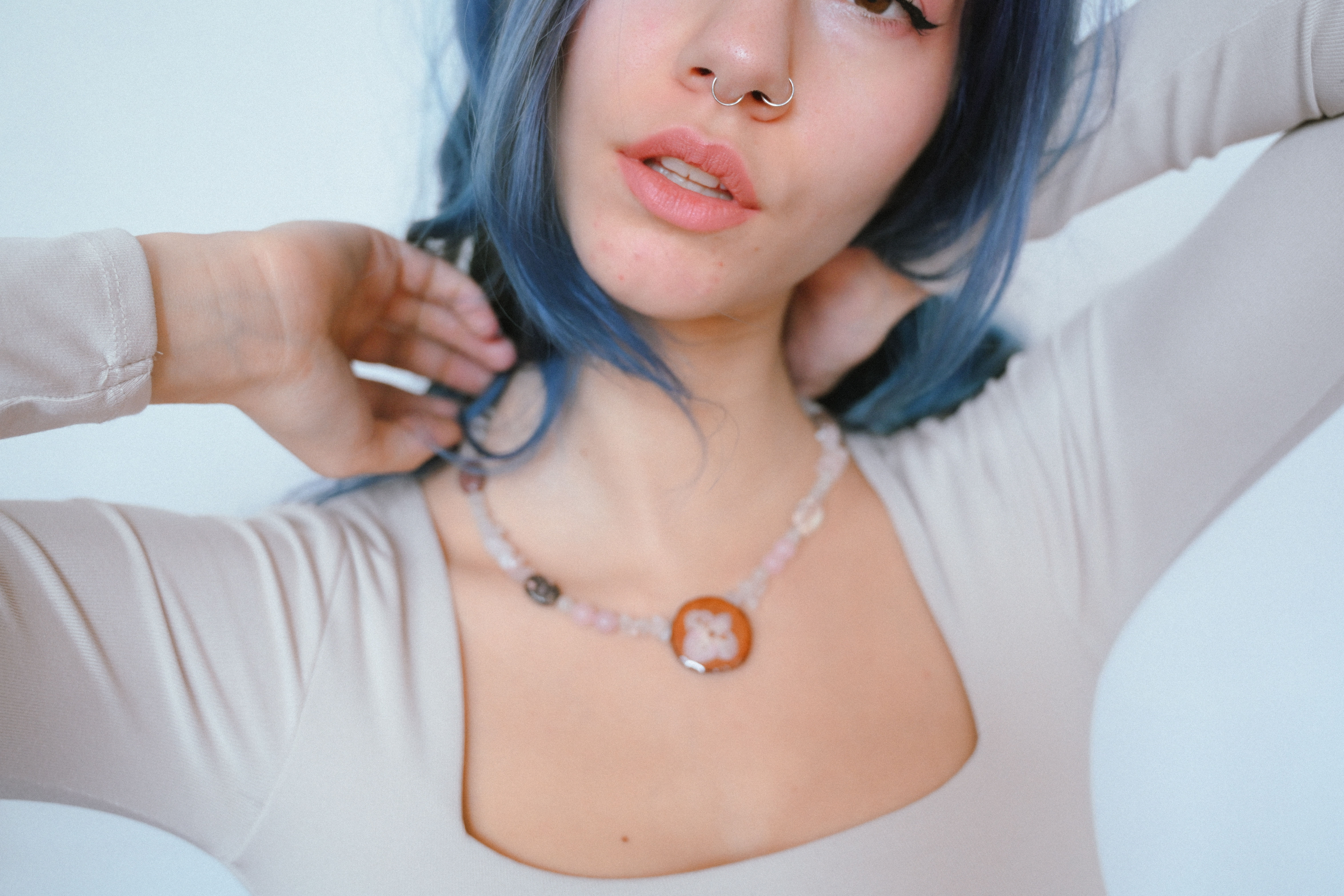 Колие с хортензия и розов кварц 