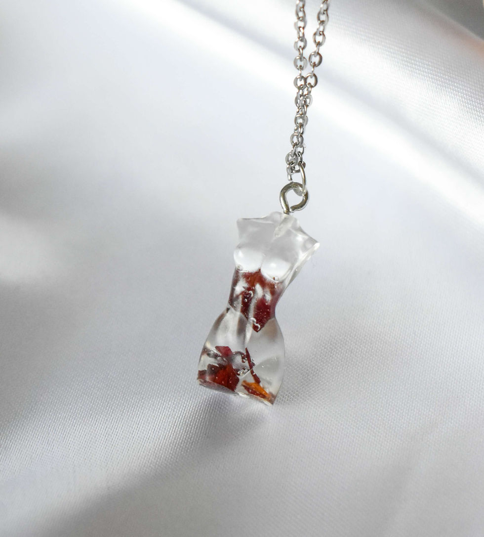 Колие с женско тяло