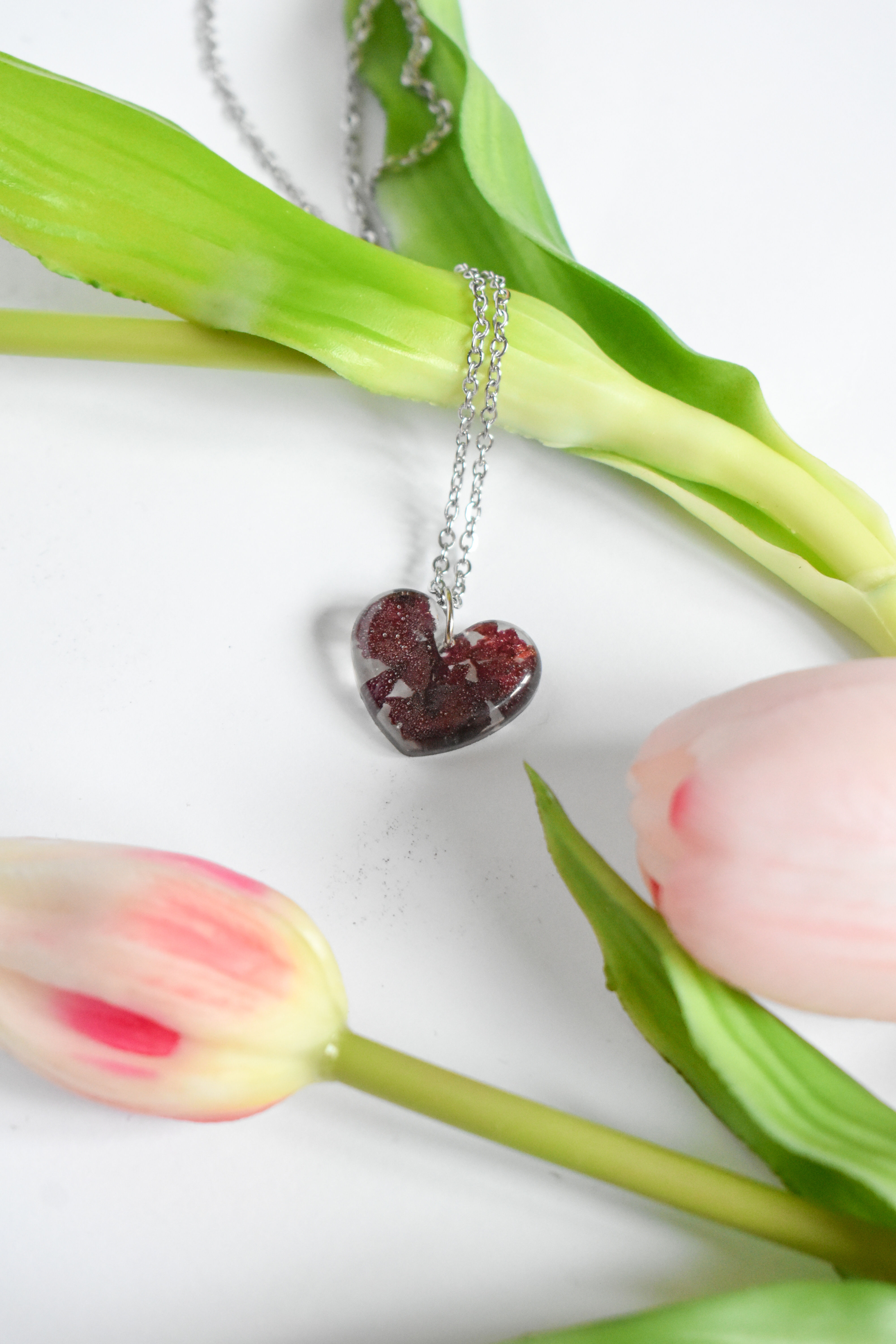 Колие сърце с рози