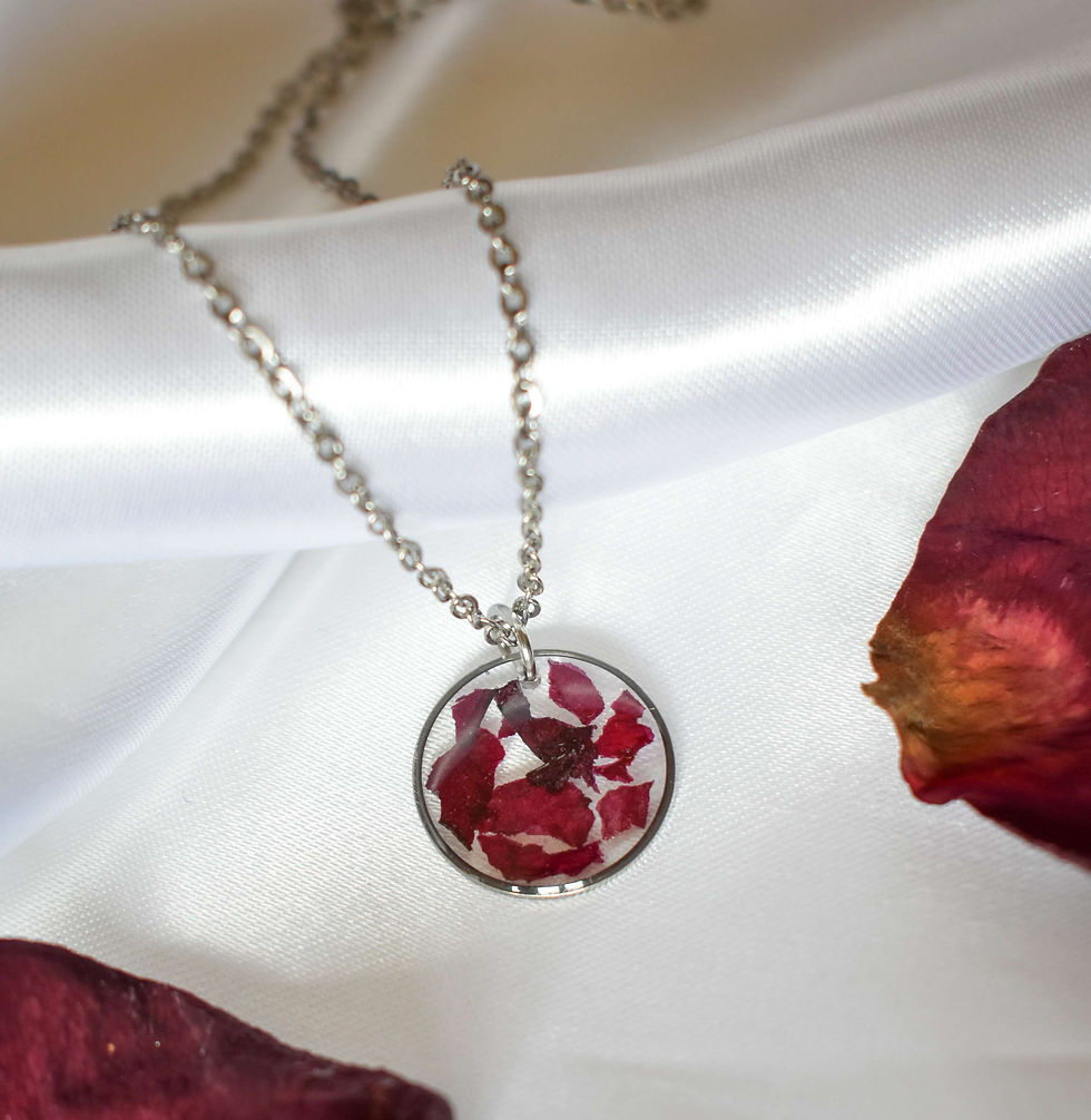 Колие с рози