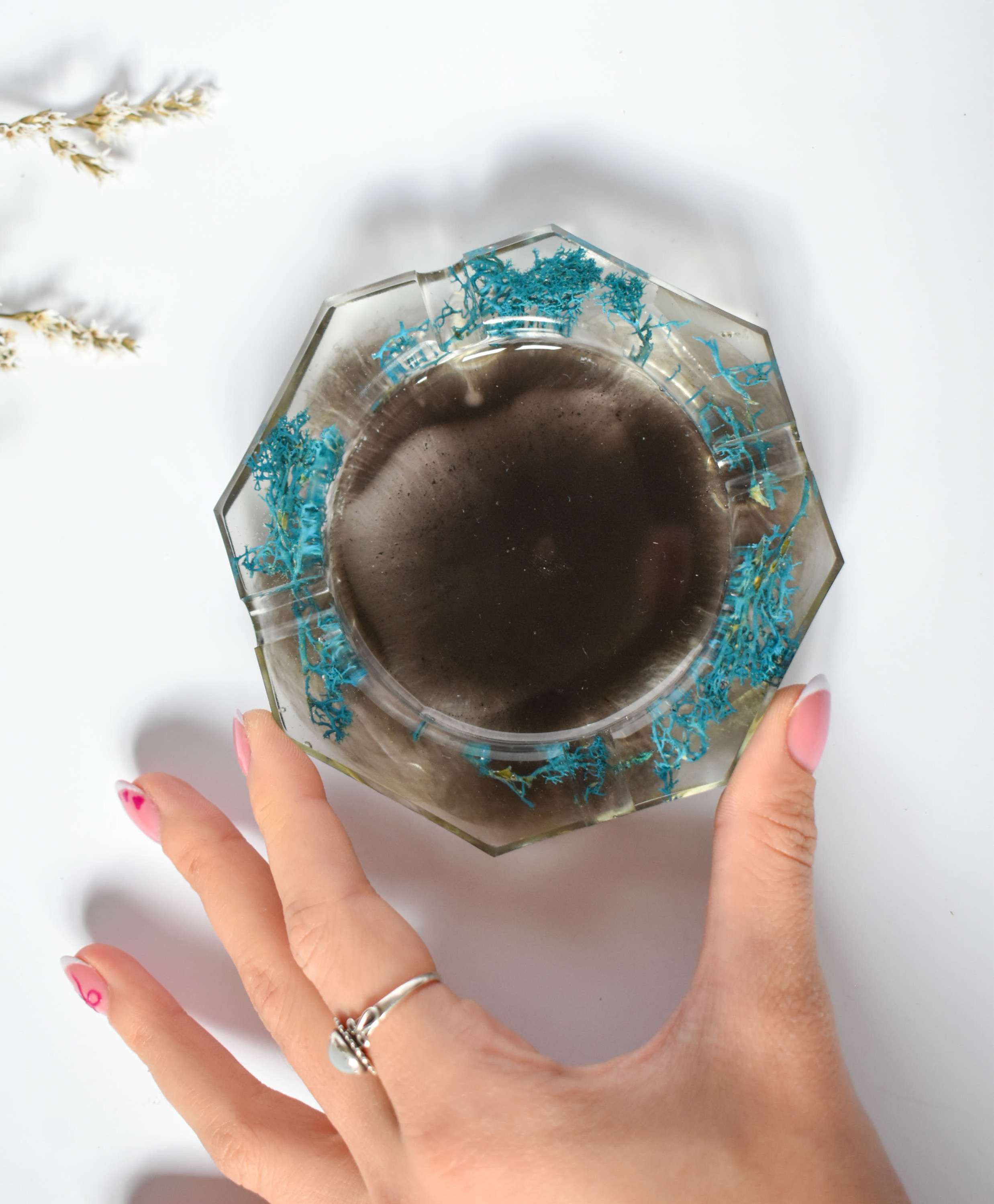 Пепелник от смола - със скандинавски мъх