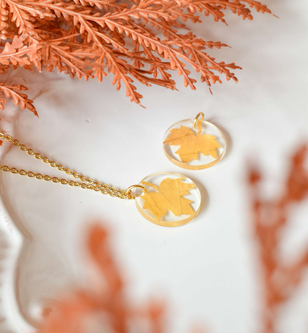 Колие с листо