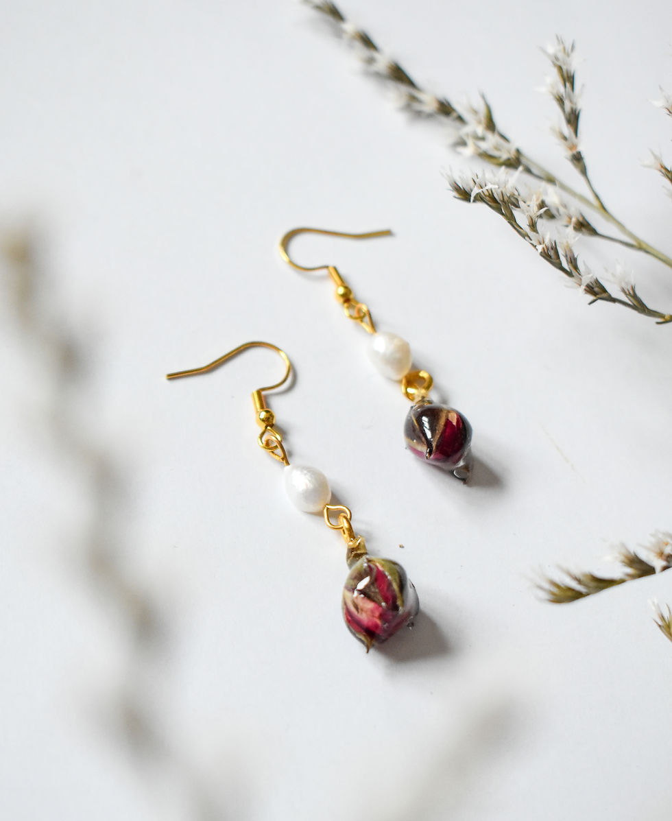 Обеци с цели рози и перли