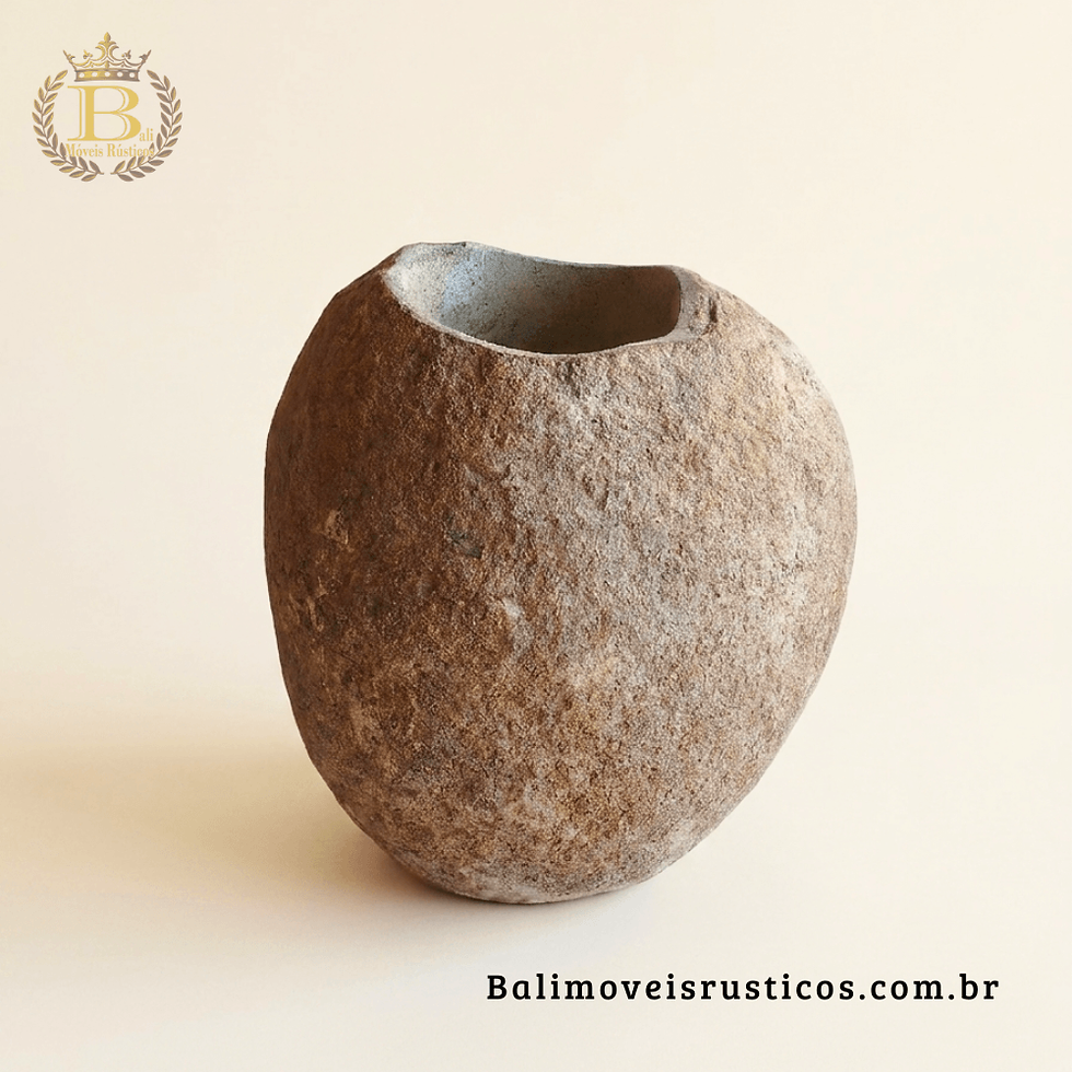Vaso rústico de luxo em pedra de rio natural esculpido à mão importado de Bali.