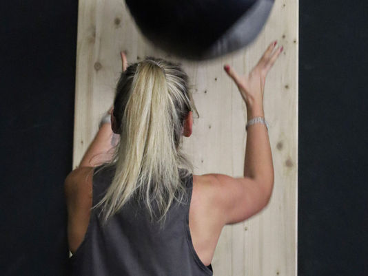 Petra trainiert regelmässig im CrossFit Pinecone Country