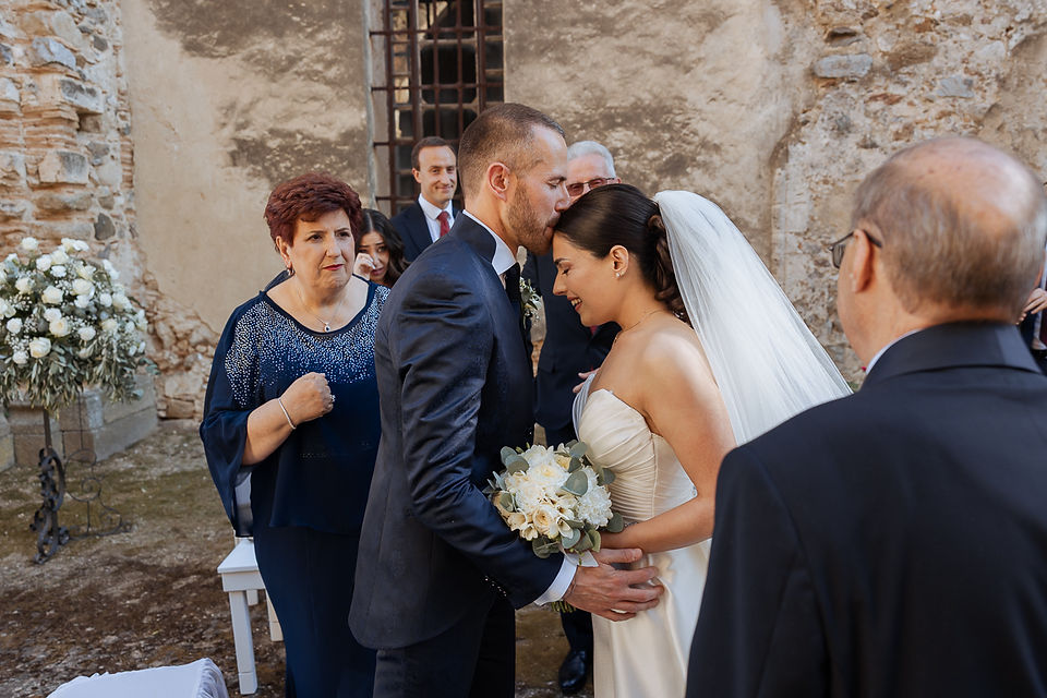 Roberta e Gabriele durante il loro matrimonio al Borgo del Convento di Petrizzi