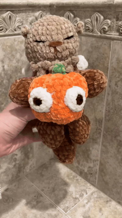[T078c] The Crocheted Angel of Rosa