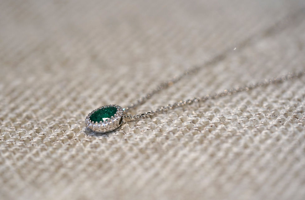 Thumbnail: 18K White Gold Diamond Emerald Necklace