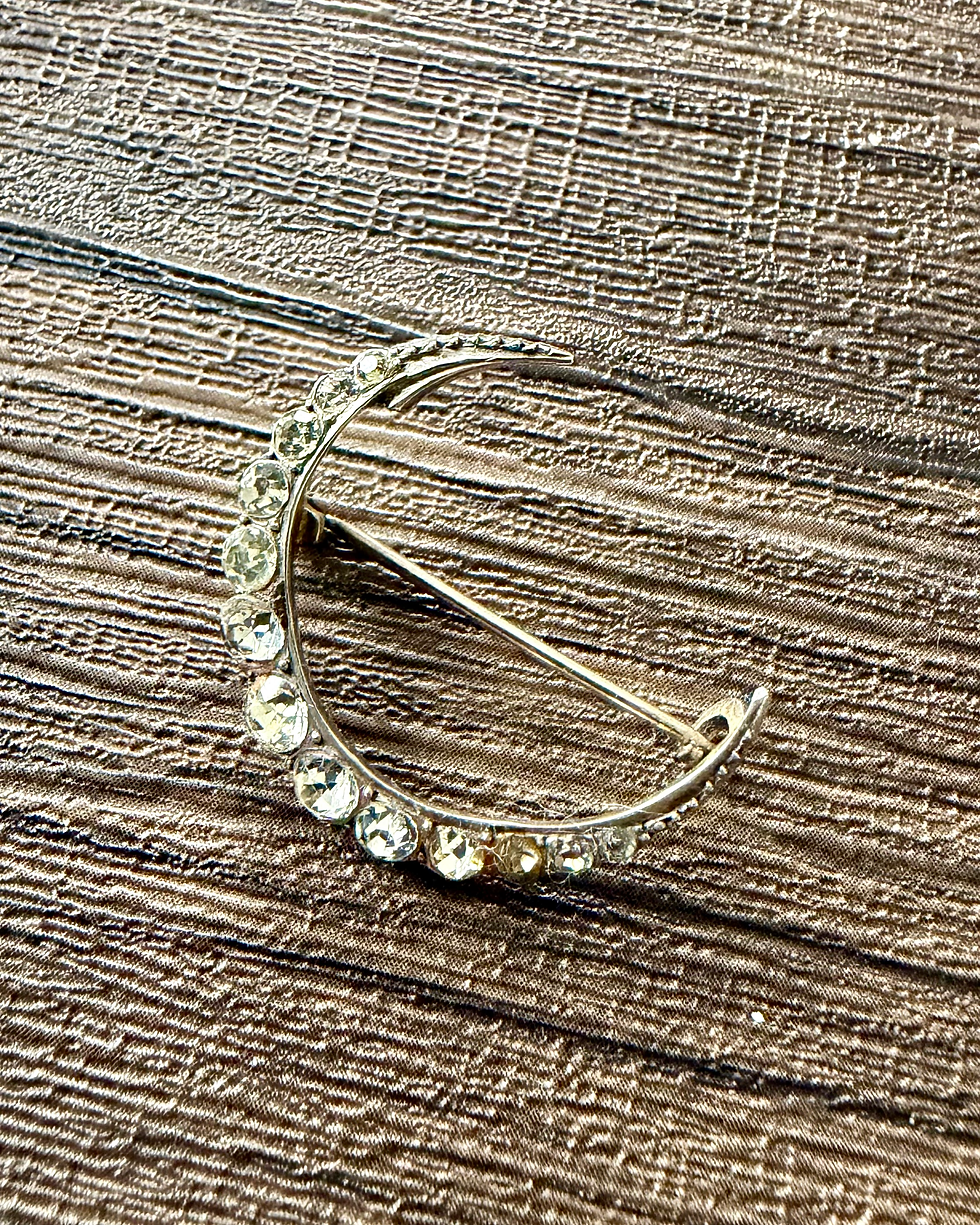 Thumbnail: Crescent Brooch