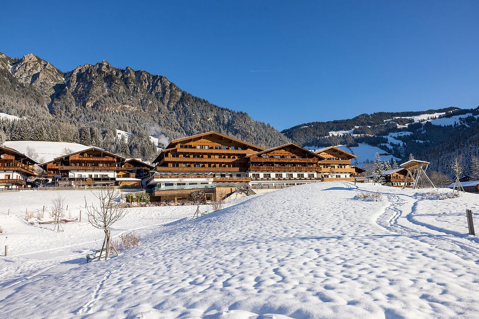 Alpbach zeigt im Winter seine klassische Tiroler Seite.