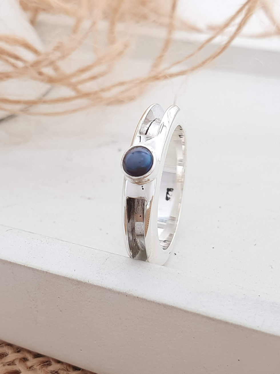 Thumbnail: Sterling silver equestrian horsehair ring with Round Gemstones | RG887851