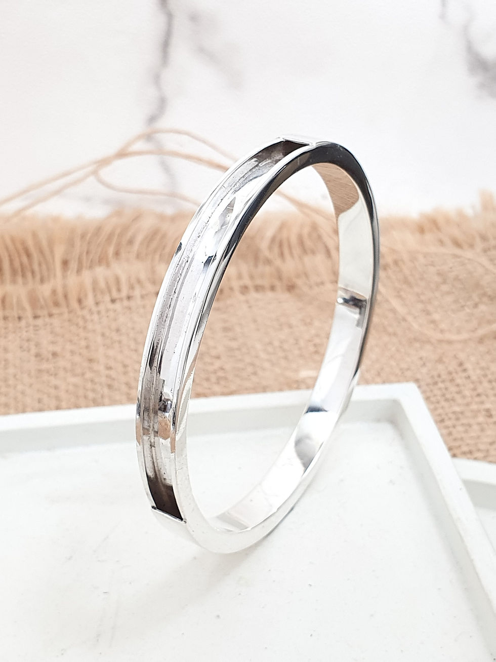 Thumbnail: Sterling silver equestrian round bangle | BG996601