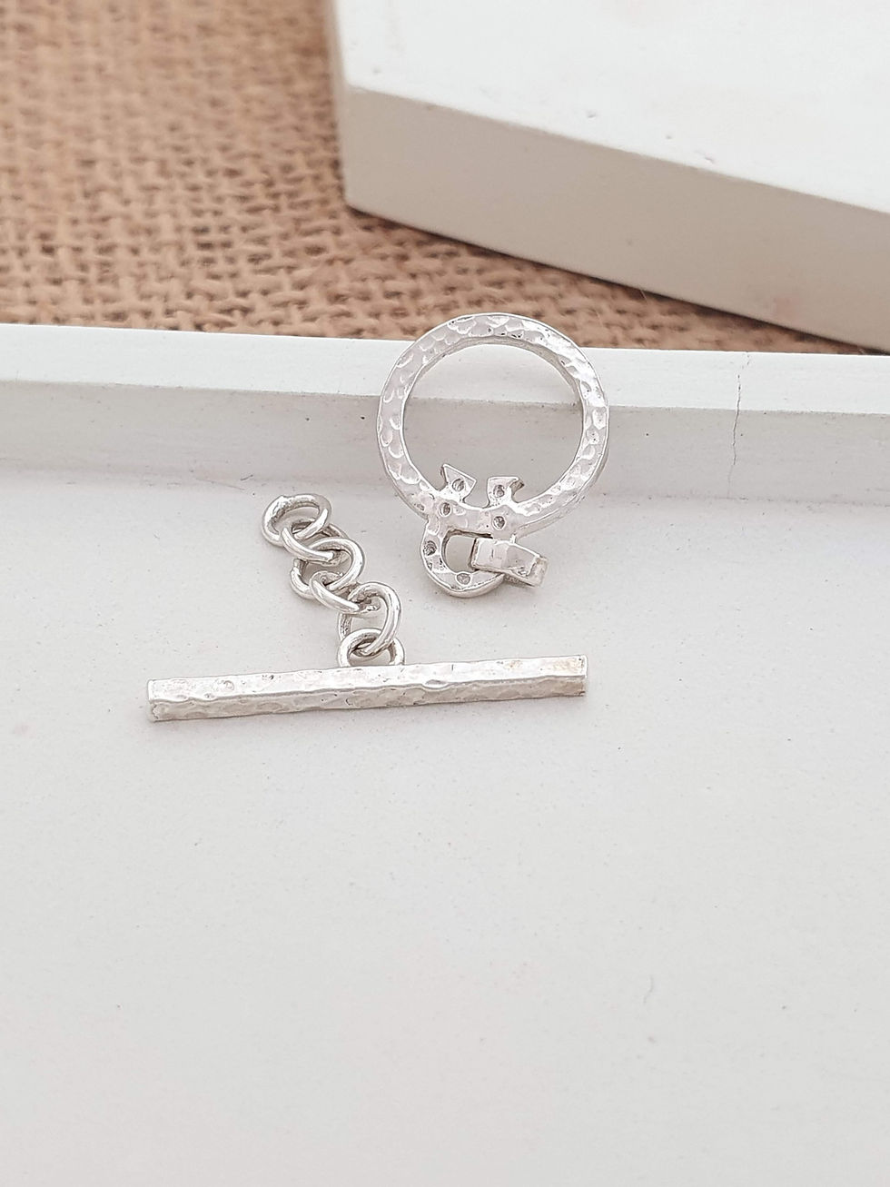 Thumbnail: Sterling silver toggle & ring 25 mm hammer with horseshoe | CL228805